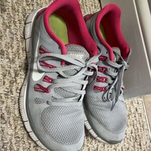 Women’s Nikes size 8.5